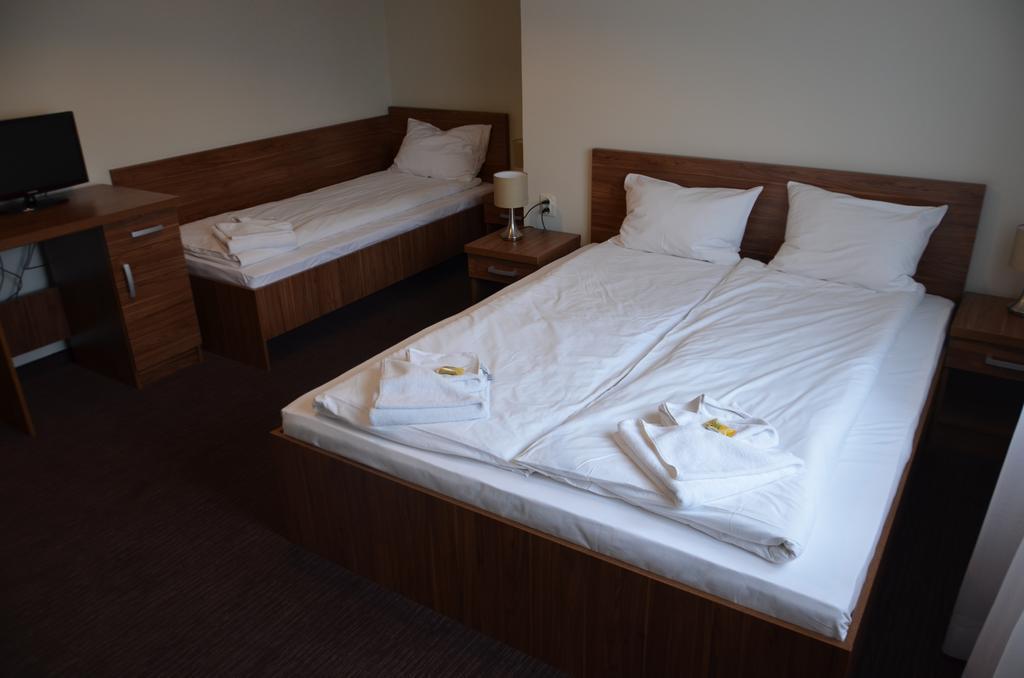 Motel Taurus Rzeszow Phòng bức ảnh